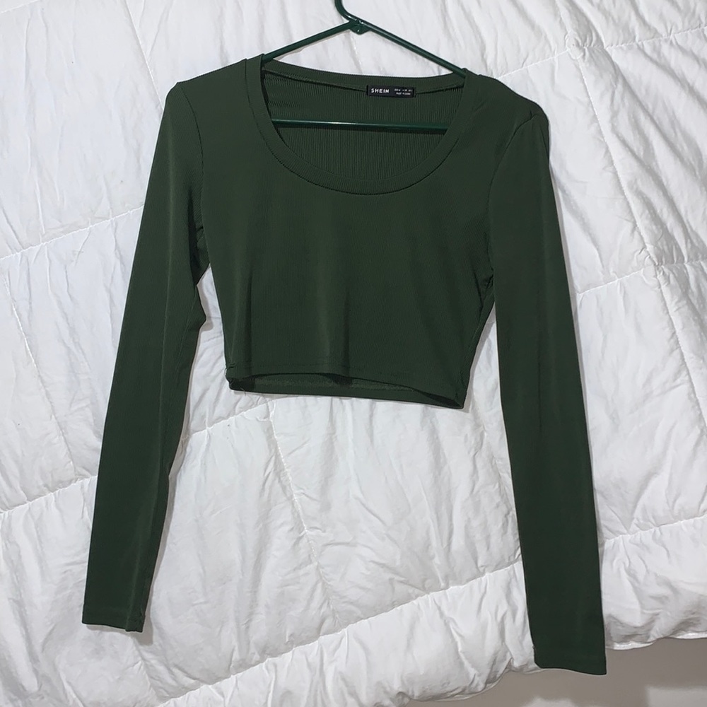 women’s cropped long sleeve